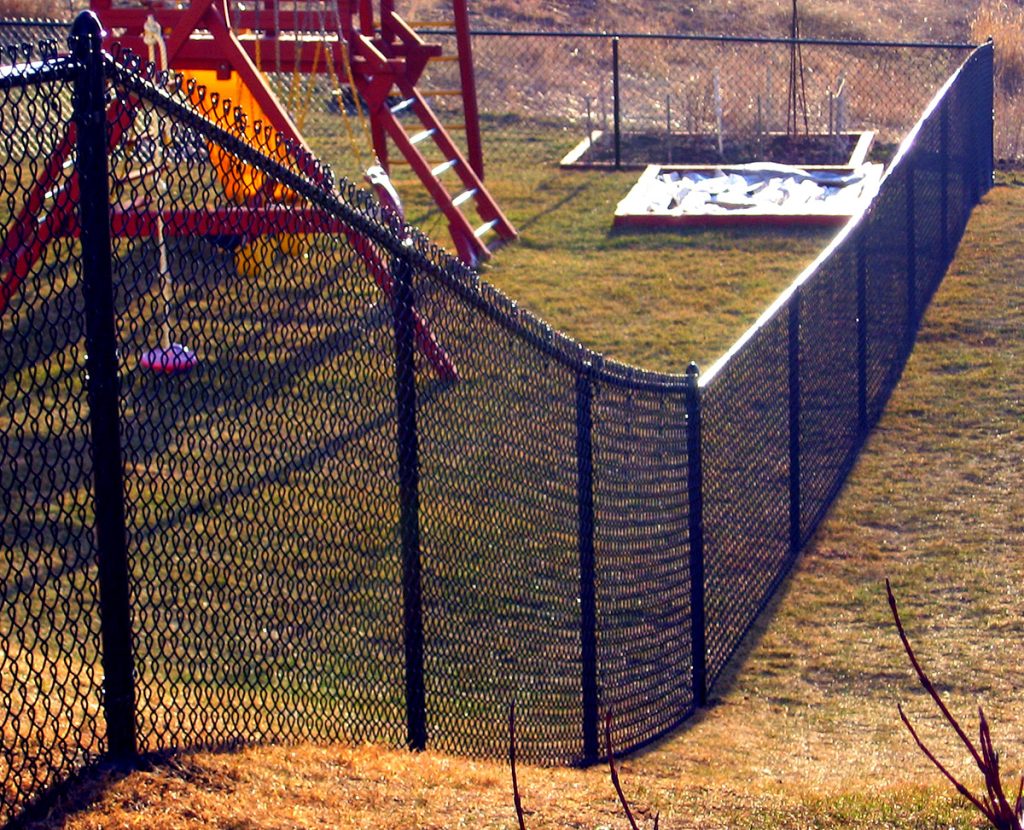 Black Vinyl Chain Link Fence Yard Divider