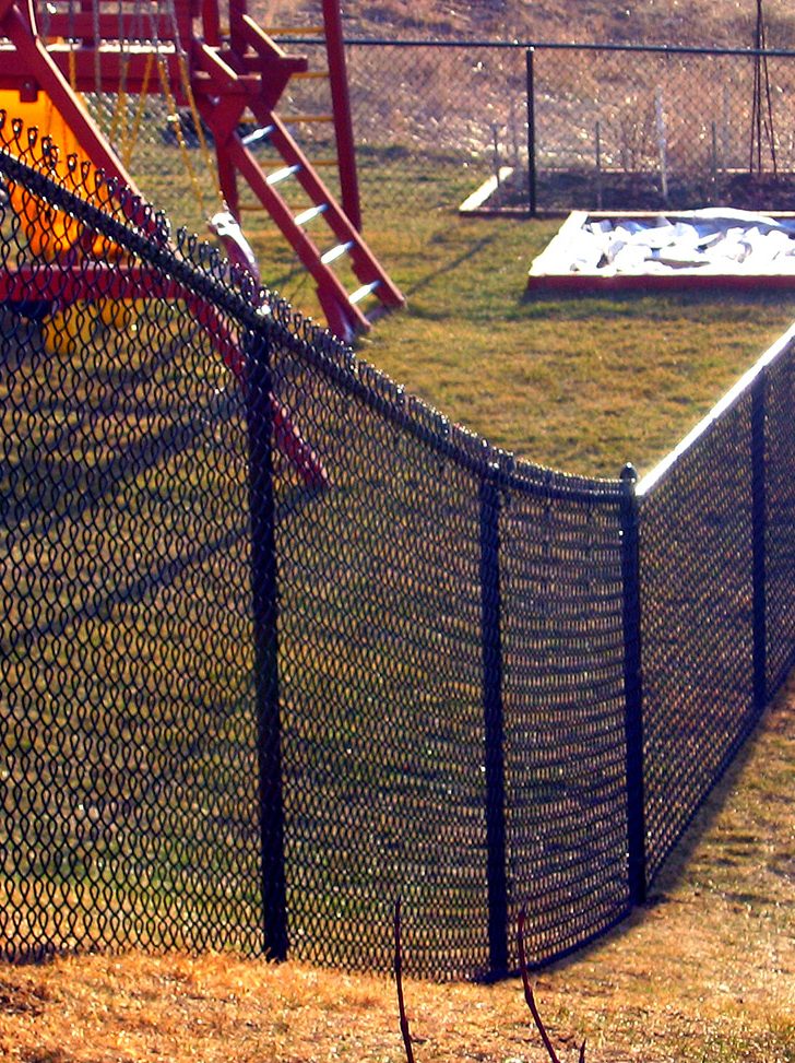 Black Vinyl Chain Link Fence Yard Divider