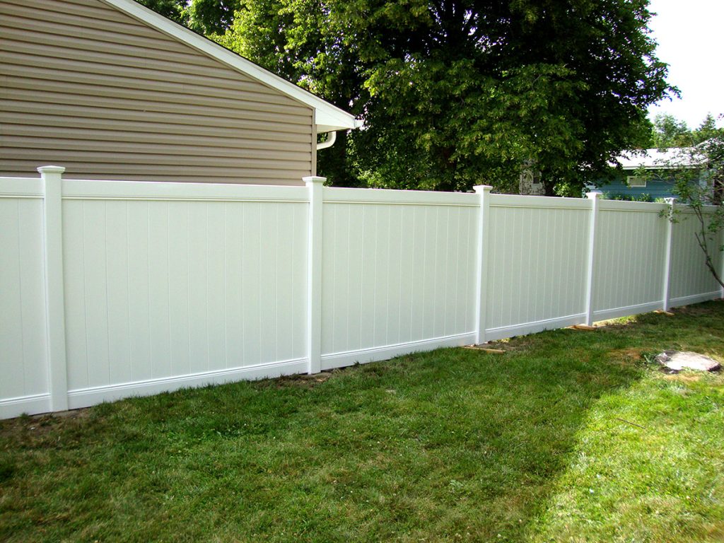 Solid Vinyl Privacy Fence Yard Minneapolis